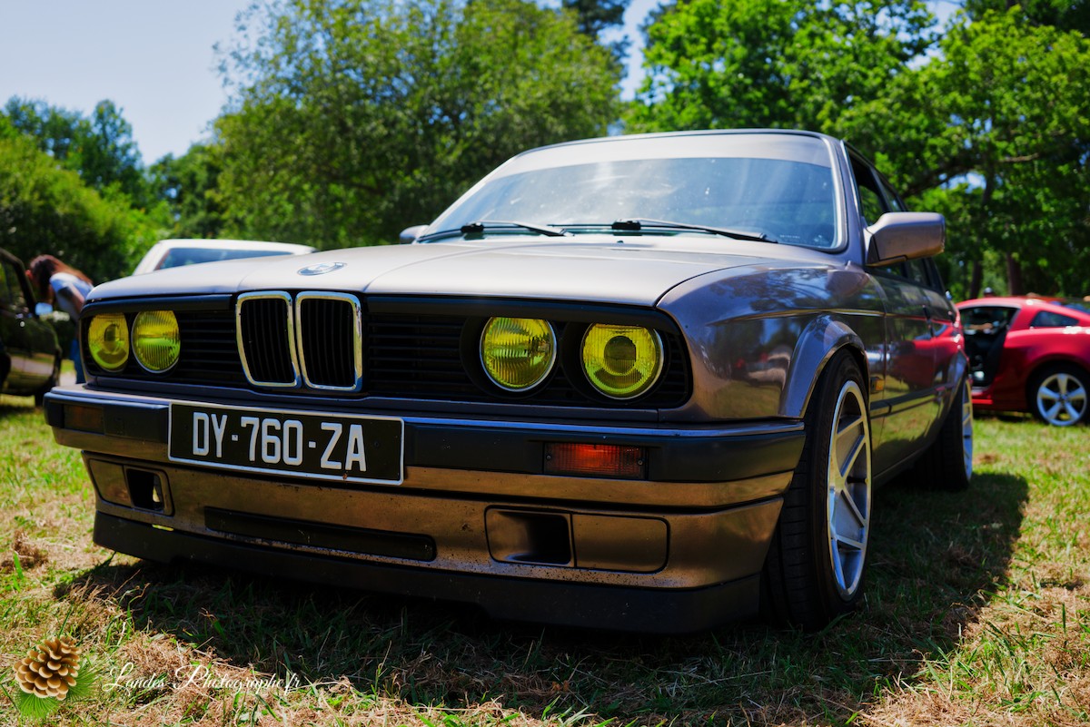 🚗  Les 10 ans du Club Loun Rétro : Patrimoine Roulant au Bord du Lac de Léon